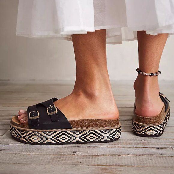 🎉LAST CHANCE🎉 FREE PEOPLE Caravelle Cork Footbed Sandals / Black - Picture 6 of 14